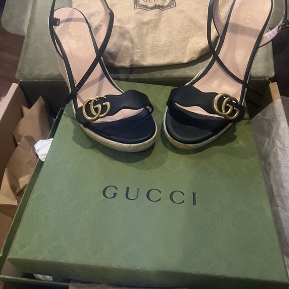 Black Gucci gently used espadrilles size 40(10) - Picture 6 of 13